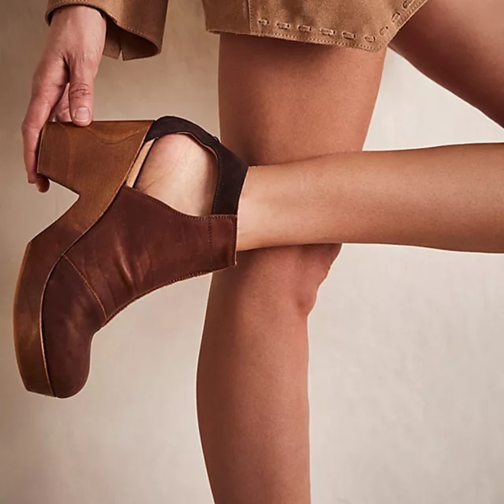 Free People Check Chocolate Leather Clog Amber Orchard size 39.5